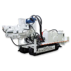 telaketjulla varustettu, sivulle asennettu, täysin hydraulinen tunneliporauslaite